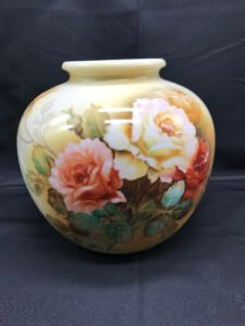 バラの図柄のノリタケの花瓶