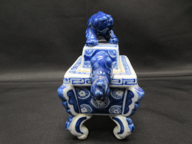 呉須の藍色の鮮やかさは絶品ですね/香炉買取・福岡