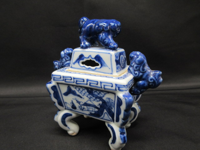 獅子が３匹施されている香炉です/骨董買取福岡