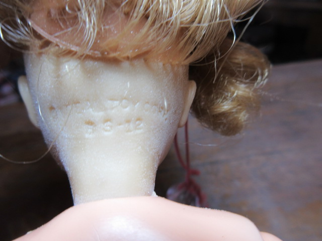 首の後ろに刻印あります/アンティーク・買取・福岡