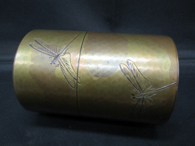 茶筒にもとんぼが描かれています/骨董品の買取は福岡玄燈舎