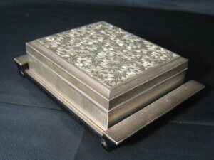 煙草入れも銀製です/銀の買取も福岡玄燈舎