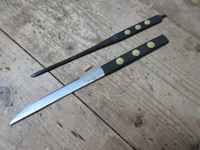 小柄のほかに笄もあります/骨董品の買取は福岡玄燈舎