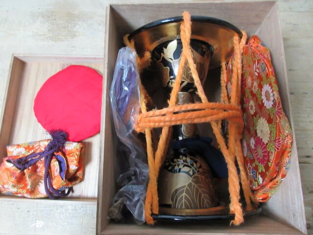桐箱に仕覆も付属です/骨董品の買取は福岡玄燈舎
