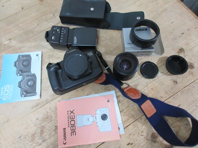 カメラレンズや備品もたくさん/カメラの買取も福岡玄燈舎