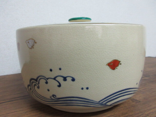 赤色の千鳥も波の上を跳ねているようで可愛いですね/茶道具の買取は福岡玄燈舎