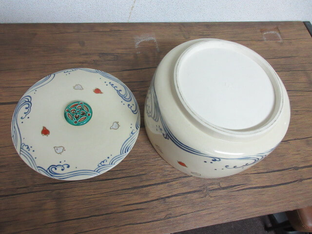 蓋も本体も傷や汚れもない美品です/京焼の買取は福岡玄燈舎