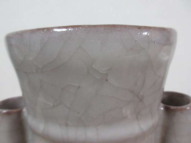 やや曇った感じの青磁の肌です/青磁の買取は福岡玄燈舎