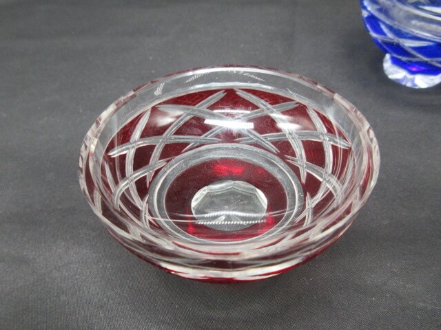 赤い色の切子は大人気です/骨董品の買取は福岡玄燈舎