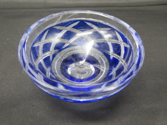 青の切子もこれからの季節にピッタリですね/骨董品の買取は福岡玄燈舎
