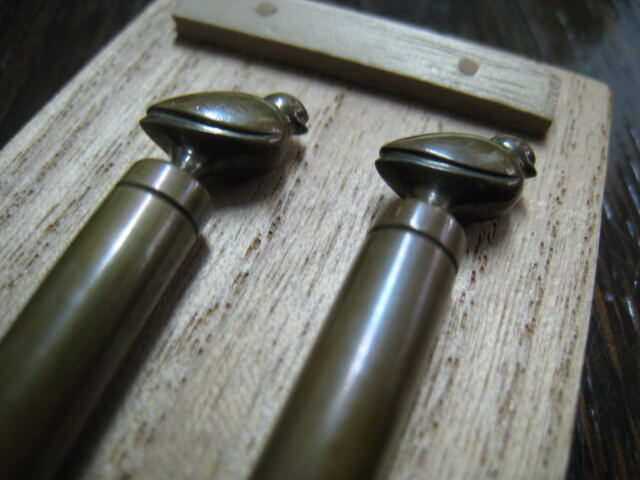 黄銅鳥頭の火箸です/福岡の骨董品買取は玄燈舎